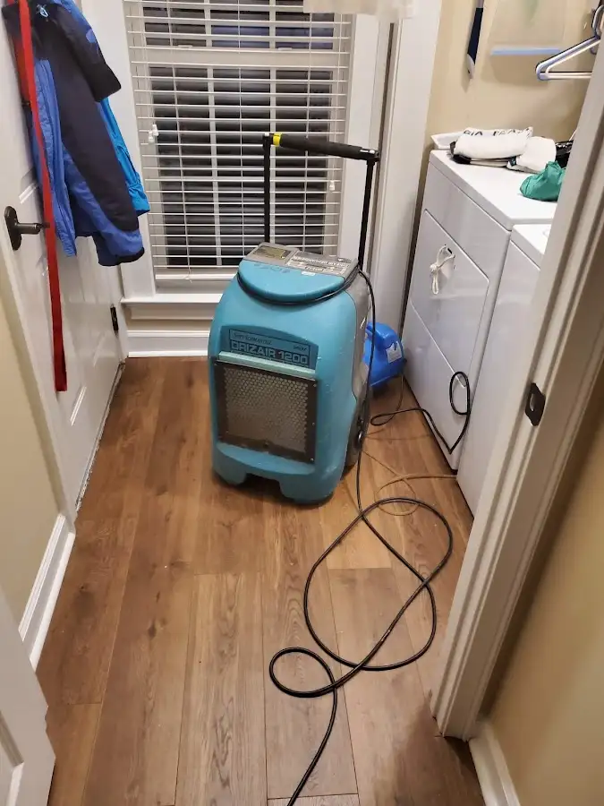 Commercial dehumidifier deployed for Crawl Space Restoration in Irving
